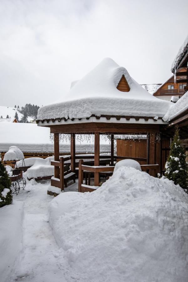 Altair Hotel Boekovel Buitenkant foto