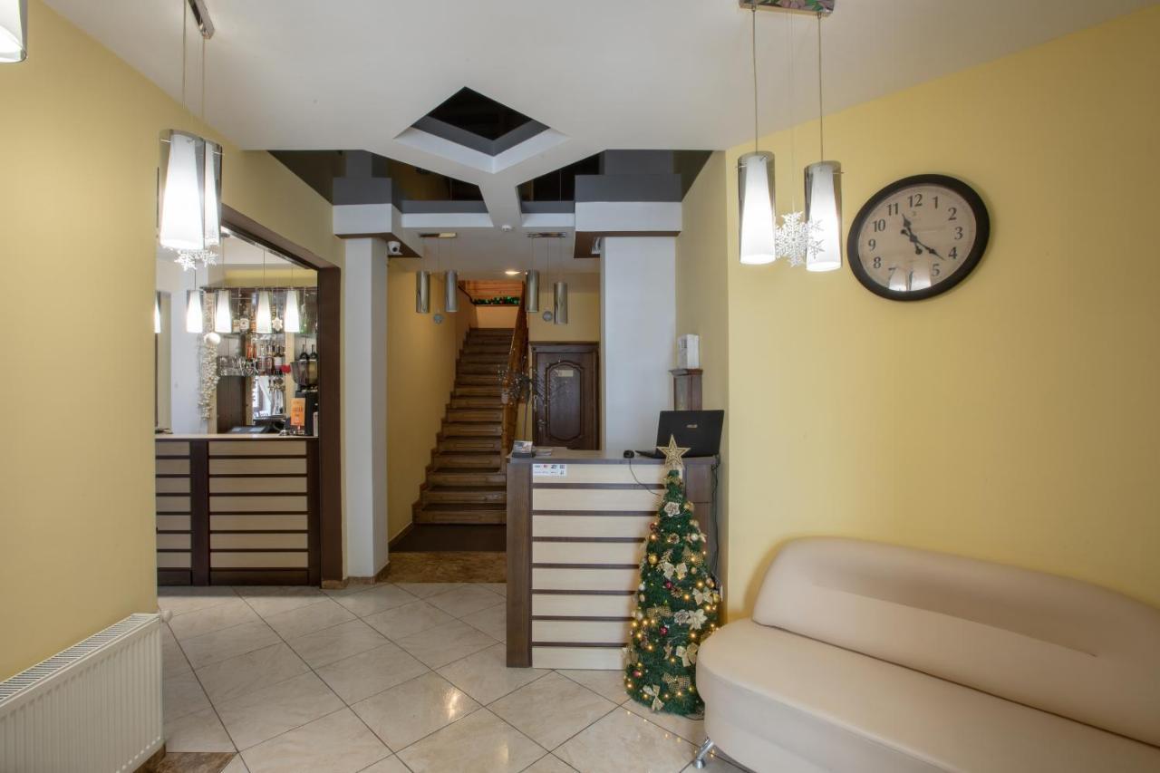 Altair Hotel Boekovel Buitenkant foto